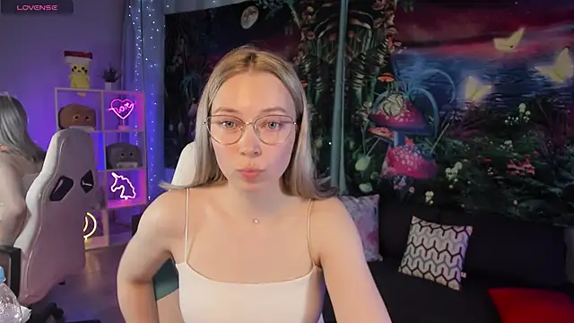 TiffanyBatson online show from March 4, 7:30 am