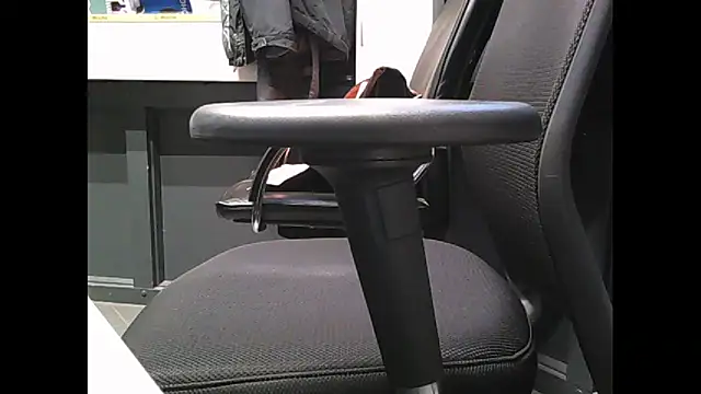 081547 online show from April 13, 5:02 am