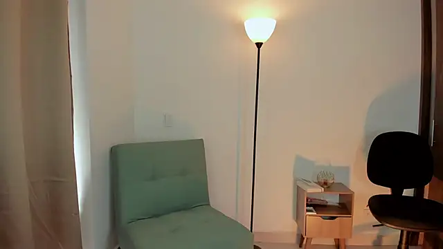 Lilabril online show from February 8, 4:04 pm