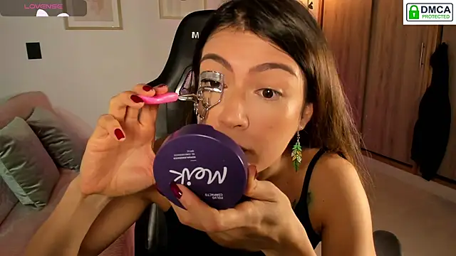 Lilabril online show from November 27, 2:41 pm