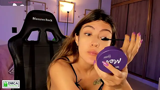 Lilabril online show from March 18, 2:42 pm