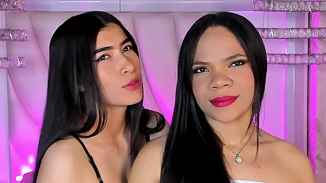 Snapshot of siara_and_zoe chatting on May 13, 10:49 pm siara and zoe online show from May 13, 10:49 pm