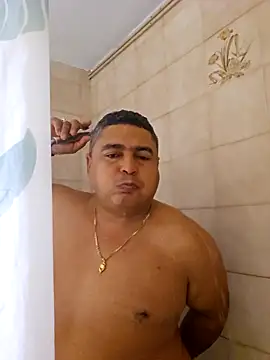 Snapshot of gordito_xx chatting on October 20, 5:30 am gordito xx online show from October 20, 5:30 am