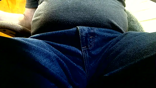 markluvskitty online show from April 20, 1:03 pm