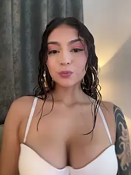 CHERRYY BOMB  online show from June 8, 3:23 pm
