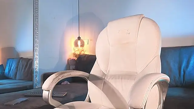 Isabella francoo online show from April 21, 11:49 am