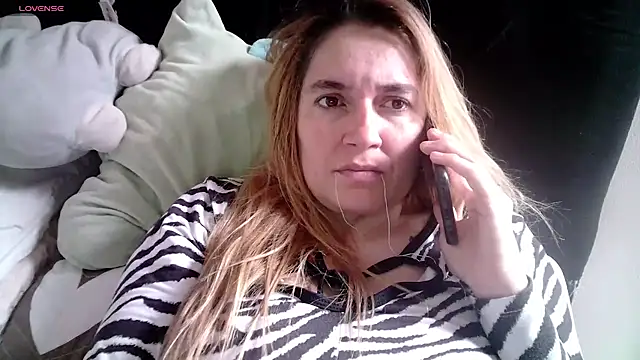 Izury Blondee online show from February 28, 5:04 pm