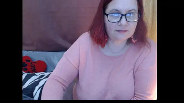 Snapshot of PlayfullMature chatting on April 28, 4:01 pm PlayfullMature online show from April 28, 4:01 pm