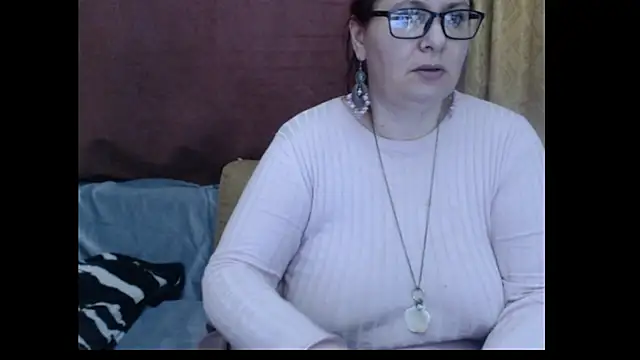 Snapshot of PlayfullMature chatting on May 7, 5:07 pm PlayfullMature online show from May 7, 5:07 pm