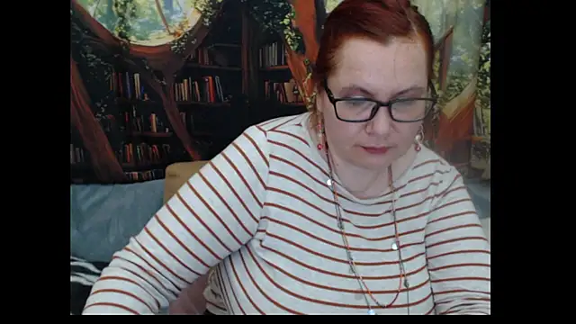 Snapshot of PlayfullMature chatting on May 22, 10:48 pm PlayfullMature online show from May 22, 10:48 pm