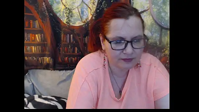 Snapshot of PlayfullMature chatting on May 26, 1:51 pm PlayfullMature online show from May 26, 1:51 pm