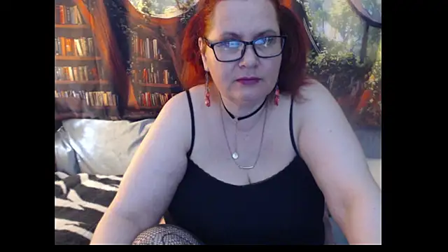 Snapshot of PlayfullMature chatting on May 27, 2:25 pm PlayfullMature online show from May 27, 2:25 pm