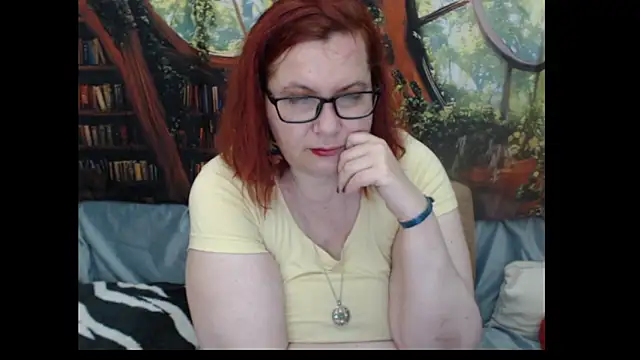 Snapshot of PlayfullMature chatting on May 31, 8:32 pm PlayfullMature online show from May 31, 8:32 pm