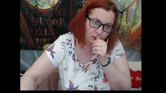 Snapshot of PlayfullMature chatting on June 2, 8:22 pm PlayfullMature online show from June 2, 8:22 pm
