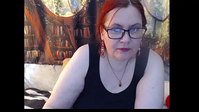Snapshot of PlayfullMature chatting on June 4, 2:23 pm PlayfullMature online show from June 4, 2:23 pm