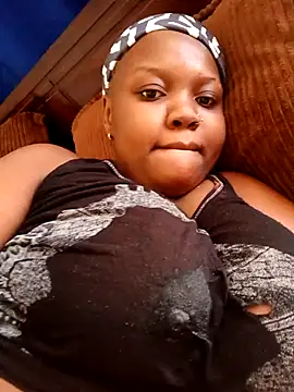 queennapal online show from March 12, 11:49 am