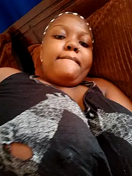 queennapal online show from April 5, 6:21 am