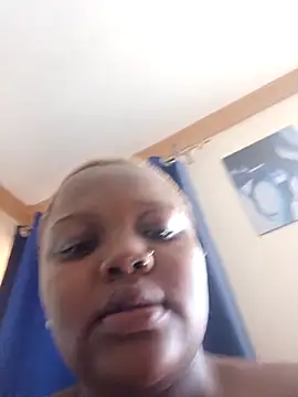 queennapal online show from April 21, 12:55 pm