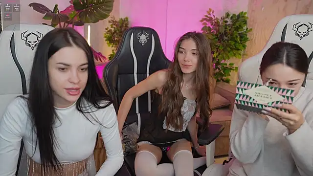 Tina Breeze online show from February 8, 11:55 am