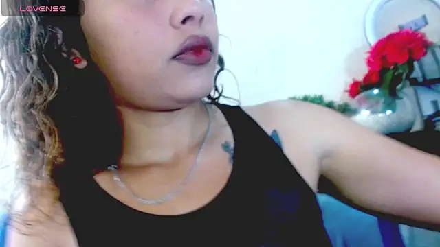 Eva Hoot online show from April 24, 2:19 pm