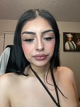 Snapshot of ThickerThanYoBitch chatting on October 12, 7:07 am ThickerThanYoBitch online show from October 12, 7:07 am