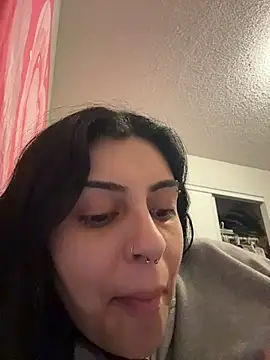 ThickerThanYoBitch online show from February 6, 2:20 pm