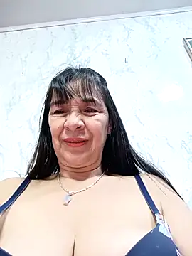 Snapshot of biancchi chatting on May 24, 1:27 pm biancchi online show from May 24, 1:27 pm