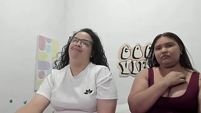 Snapshot of Danielaandximena chatting on February 6, 12:04 am Danielaandximena online show from February 6, 12:04 am