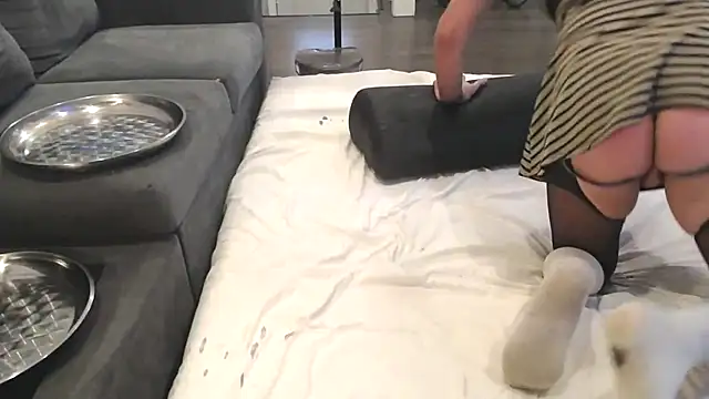 Snapshot of AssmannCD chatting on December 5, 9:06 pm AssmannCD online show from December 5, 9:06 pm