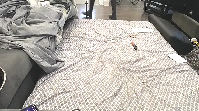 Snapshot of AssmannCD chatting on December 16, 8:05 pm AssmannCD online show from December 16, 8:05 pm