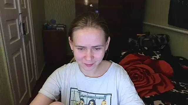 Snapshot of Riley_Roo chatting on December 13, 9:52 pm Riley Roo online show from December 13, 9:52 pm