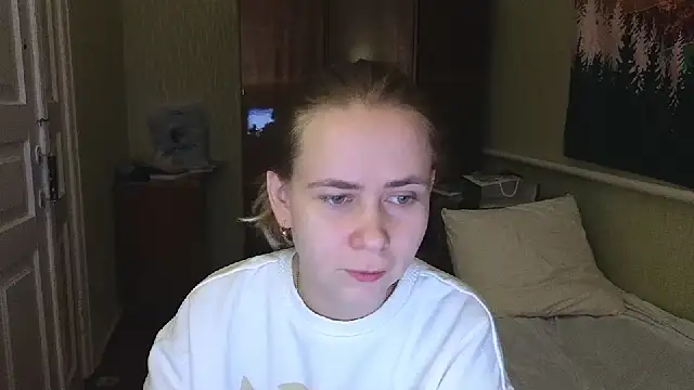 Snapshot of Riley_Roo chatting on February 7, 5:40 pm Riley Roo online show from February 7, 5:40 pm