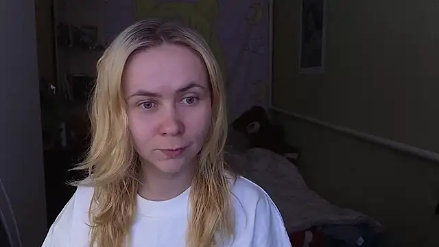 Snapshot of Riley_Roo chatting on March 15, 10:54 am Riley Roo online show from March 15, 10:54 am