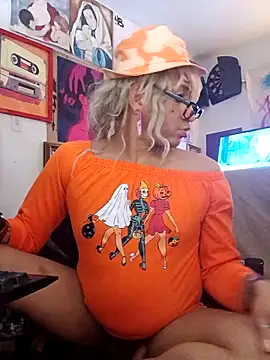 Snapshot of Mune_Raez_6 chatting on October 21, 2:40 pm Mune Raez 6 online show from October 21, 2:40 pm