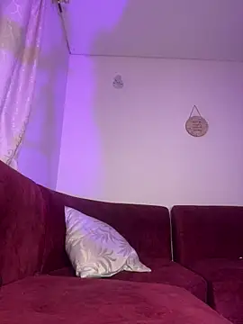 Snapshot of Chloemercury chatting on December 16, 7:02 am Chloemercury online show from December 16, 7:02 am