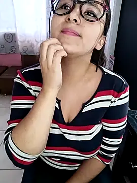 Snapshot of Cute_Penelope chatting on January 17, 6:12 pm Cute Penelope online show from January 17, 6:12 pm