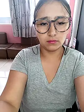 Snapshot of Cute_Penelope chatting on February 4, 12:11 pm Cute Penelope online show from February 4, 12:11 pm