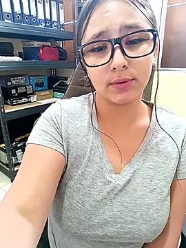 Snapshot of Cute_Penelope chatting on March 22, 9:21 pm Cute Penelope online show from March 22, 9:21 pm