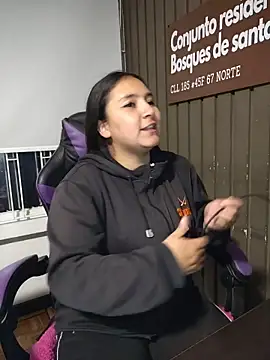 Snapshot of Cute_Penelope chatting on January 6, 11:03 am Cute Penelope online show from January 6, 11:03 am