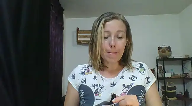 Snapshot of charlott_ponce chatting on January 1, 2:30 am charlott ponce online show from January 1, 2:30 am