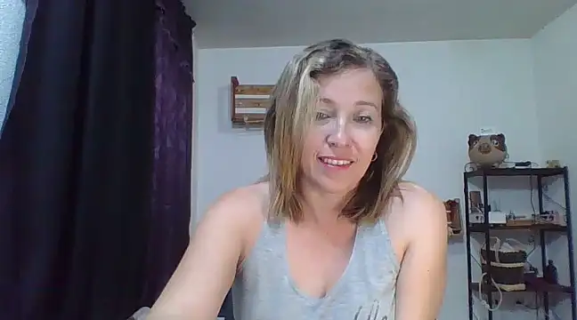 Snapshot of charlott_ponce chatting on January 8, 6:09 am charlott ponce online show from January 8, 6:09 am