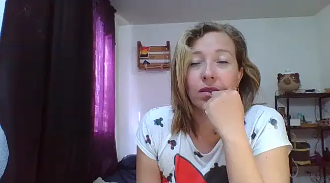 Snapshot of charlott_ponce chatting on January 21, 7:06 pm charlott ponce online show from January 21, 7:06 pm