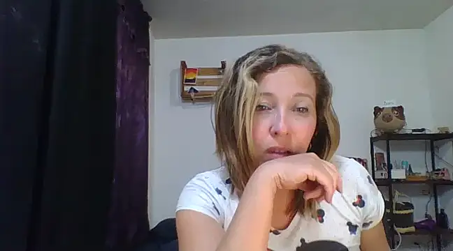 Snapshot of charlott_ponce chatting on January 22, 2:26 am charlott ponce online show from January 22, 2:26 am
