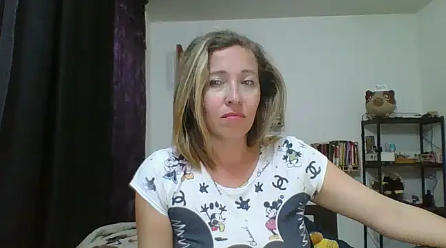 Snapshot of charlott_ponce chatting on January 31, 5:51 am charlott ponce online show from January 31, 5:51 am