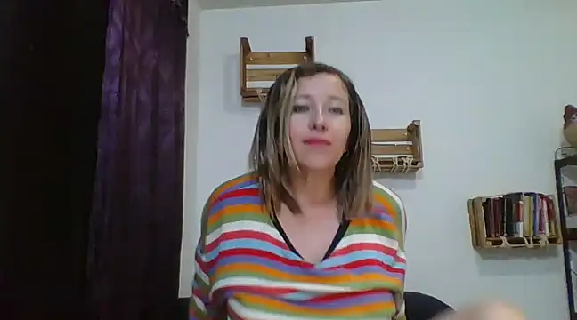 Snapshot of charlott_ponce chatting on February 6, 5:25 am charlott ponce online show from February 6, 5:25 am