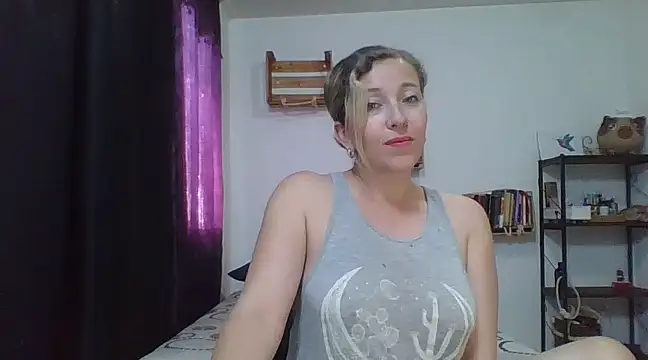 Snapshot of charlott_ponce chatting on February 14, 6:51 pm charlott ponce online show from February 14, 6:51 pm