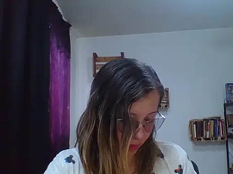 Snapshot of charlott_ponce chatting on September 13, 6:51 pm charlott ponce online show from September 13, 6:51 pm