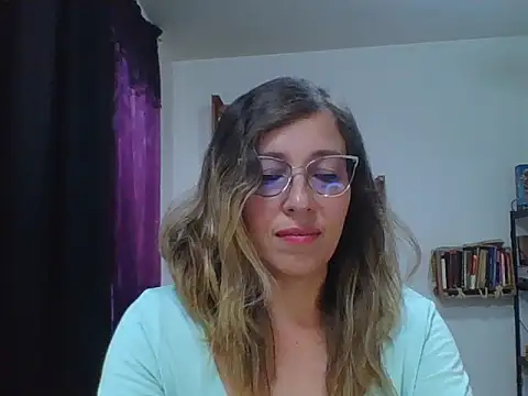 Snapshot of charlott_ponce chatting on September 18, 8:22 pm charlott ponce online show from September 18, 8:22 pm
