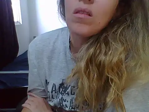 Snapshot of charlott_ponce chatting on June 24, 5:56 pm charlott ponce online show from June 24, 5:56 pm