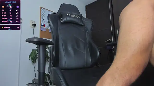 Snapshot of JeycobxBraand chatting on December 8, 12:07 am JeycobxBraand online show from December 8, 12:07 am